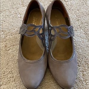 Taupe Naot heels